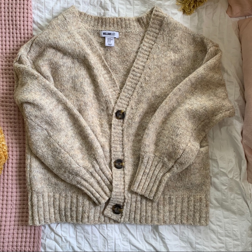 OATMEAL GRANDPA STYLE CARDIGAN WITH WOOD BUTTONS